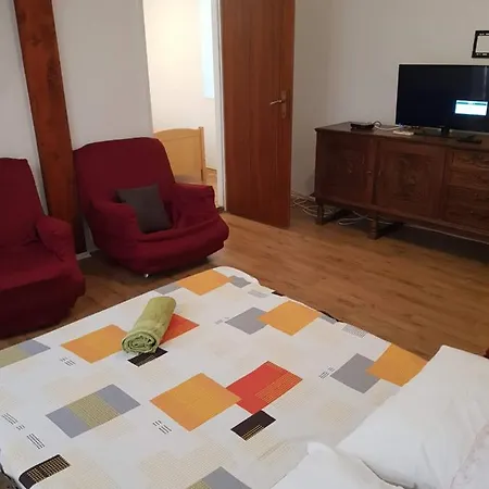 Room With Breakfast And Free Parking In The Center Split